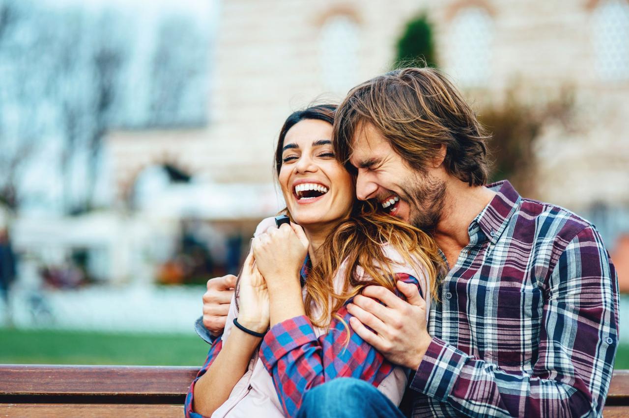 5 أشياء يحبها الرجل في المرأة ولا يبوح بها