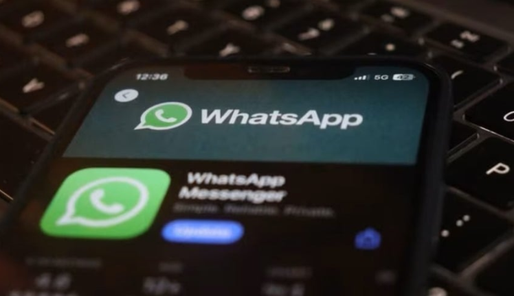 روسيا تهدّد بحظر تطبيق "واتساب" بالكامل