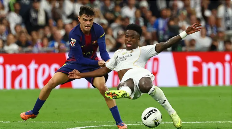 "الكلاسيكو" ..  رئيس برشلونة يكشف: فينيسيوس اتفق مع برشلونة قبل ريال مدريد