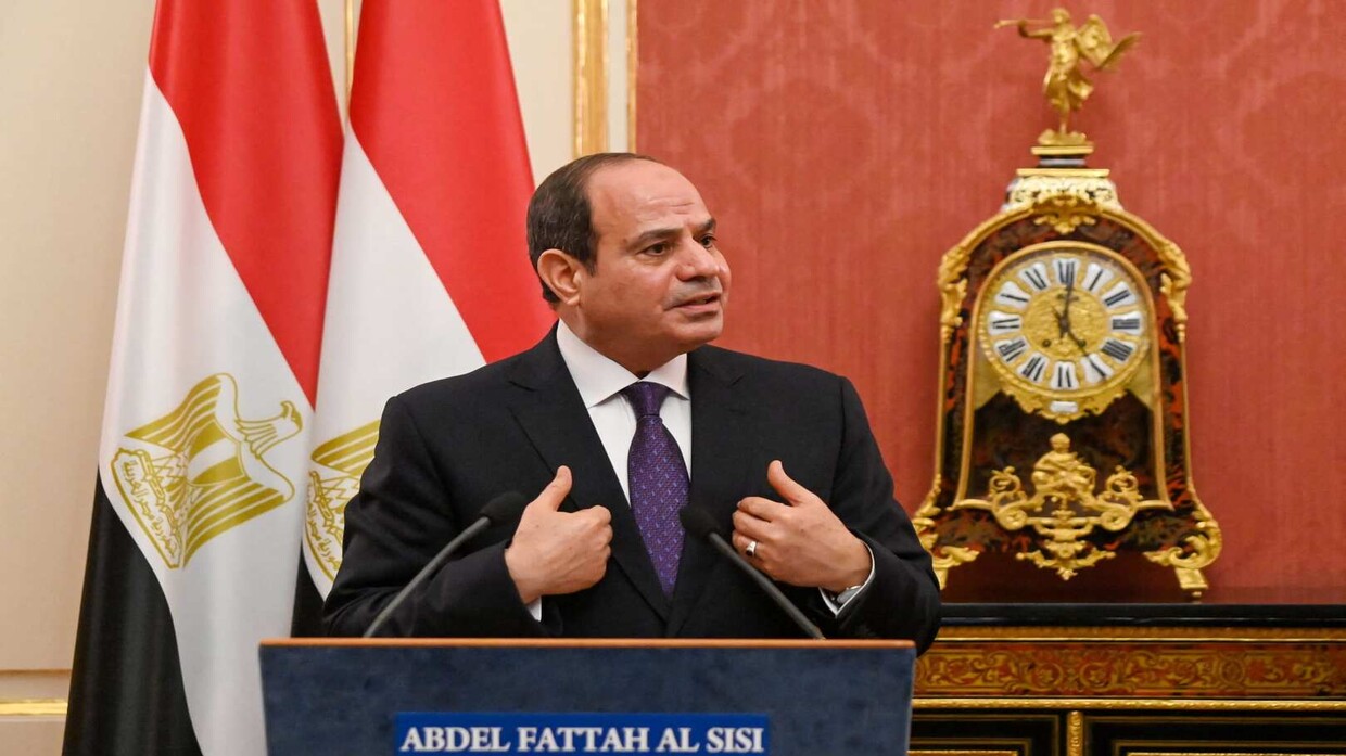  أبرزهم القرضاوي وغنيم ونجل مرسي ..  تفاصيل قرار السيسي بشأن الإخوان المسلمين