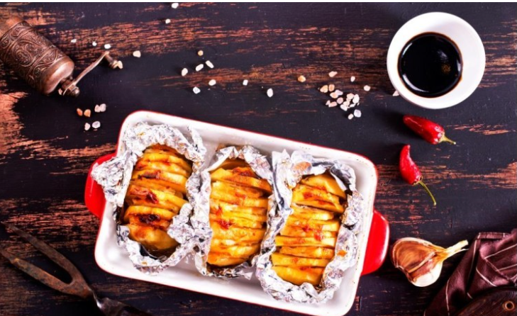 بطاطس مشوية بالصويا صوص