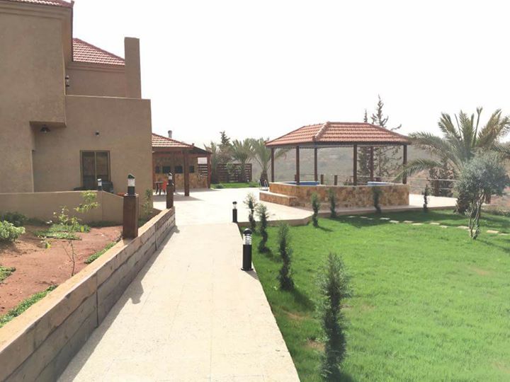 مزرعة فاخرة للبيع في السلط