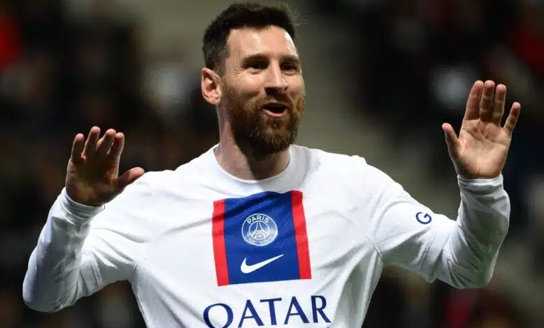 مدرب باريس سان جيرمان يعلن رحيل ليونيل ميسي عن الفريق