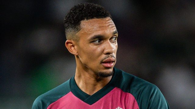رسميًا ..  عودة أرنولد لقائمة منتخب إنجلترا