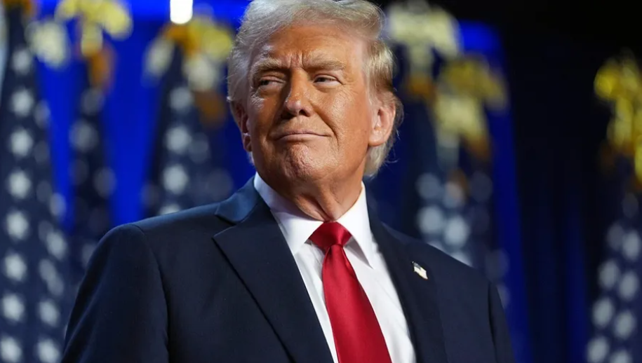 ترامب يعلن التوصل لإطار اتفاق بشأن "غرينلاند" ويجمّد الرسوم الجمركية