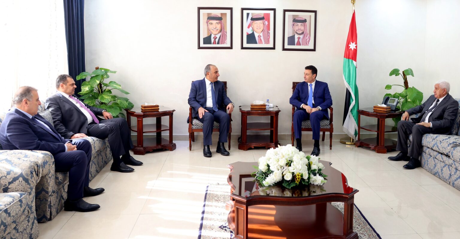الصفدي يدعو إلى تسهيل الخدمات التي تُقدمها أمانة عمّان