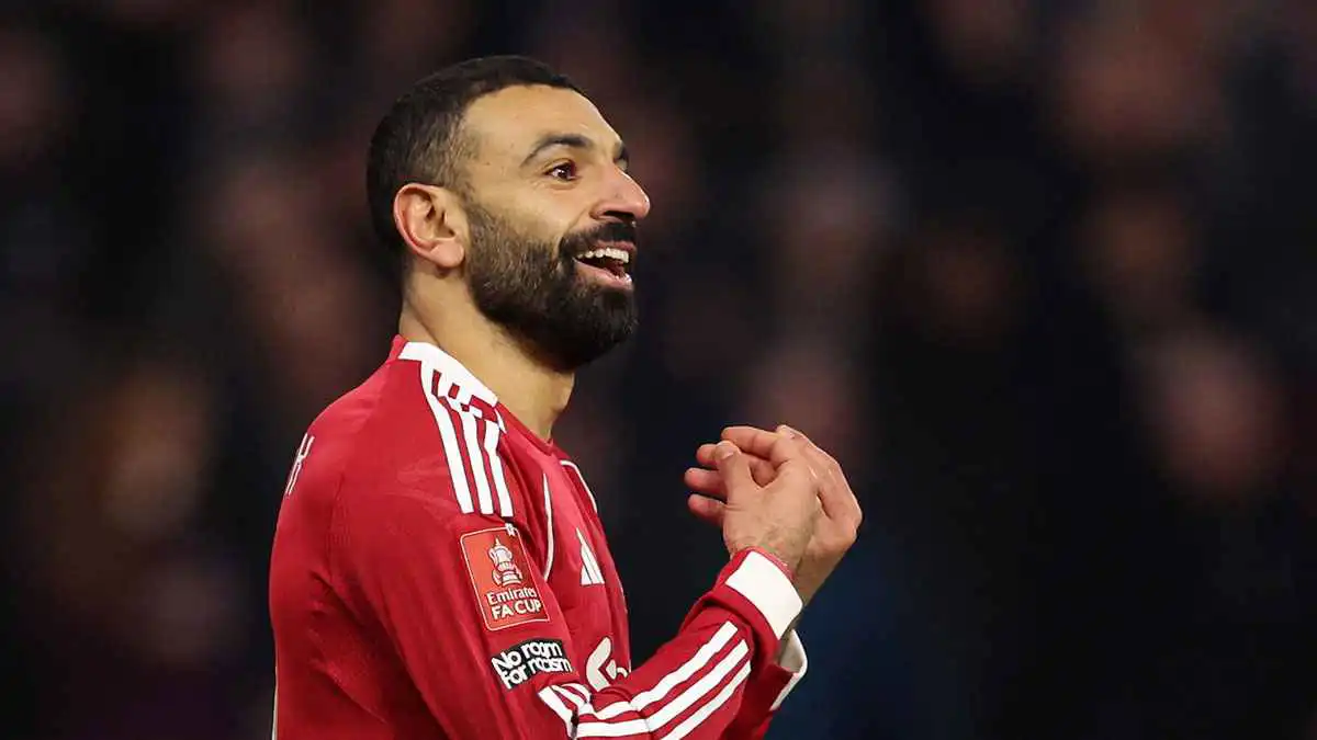 الهروب من الموسم الصفري ..  محمد صلاح يطارد 3 أحلام في عام الوداع  