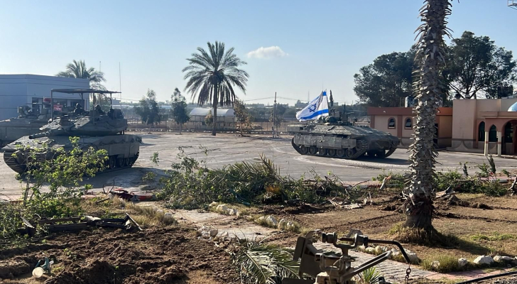 "المعابر في غزة": تفاجأنا بدخول قوات العدو والسيطرة على معبر رفح