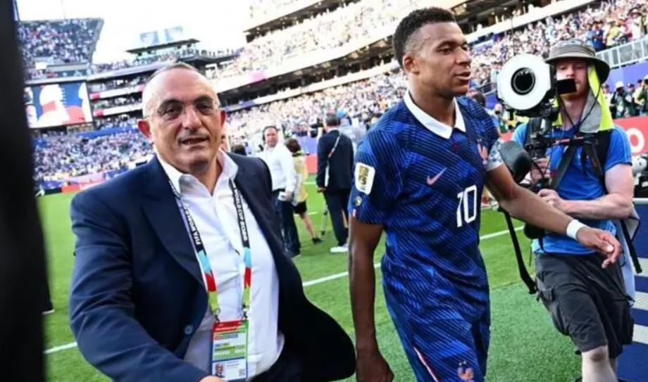 شيك بـ60 ألف يورو من مبابي يورط مسؤولاً في منتخب فرنسا