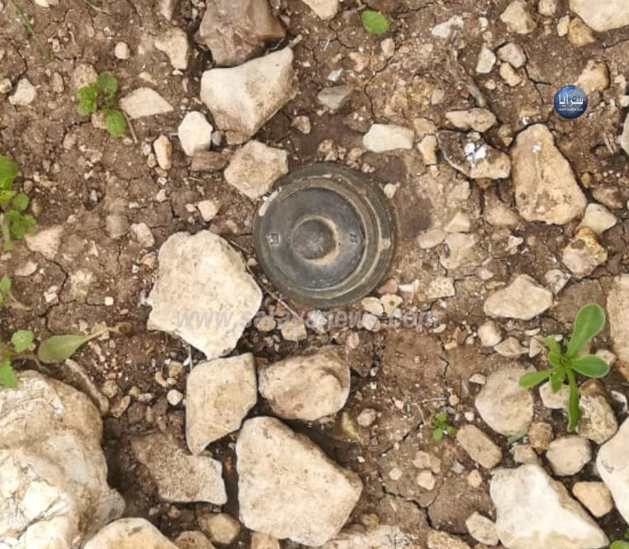 بالفيديو والصور  ..  تفجير لغم أرضي في منطقة الشونه الشمالية