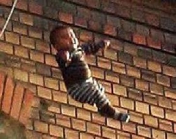 وفاة طفل "4 أعوام" اثر سقوطه عن سطح منزل في الكرك
