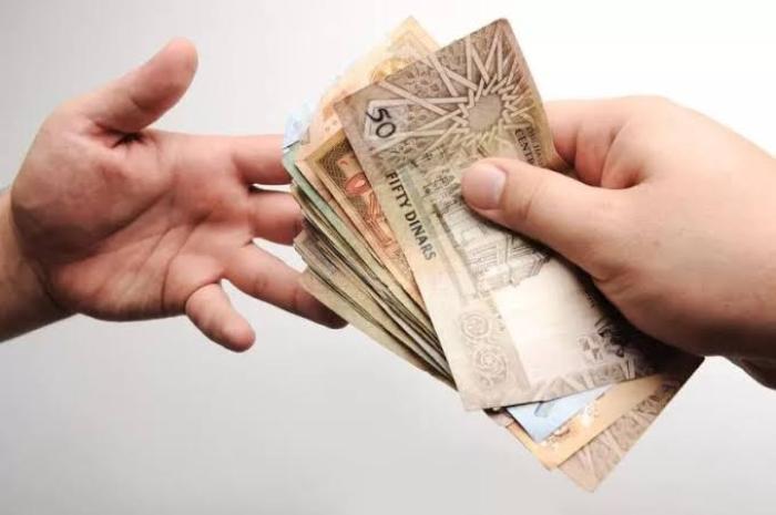 مراقبو التوجيهي يسألون عن موعد استلام مستحقاتهم ..  التربية لـ"سرايا": سيتم الصرف خلال أيام