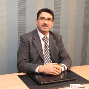 الدكتور الحمد إلى رتبة أستاذ مشارك 