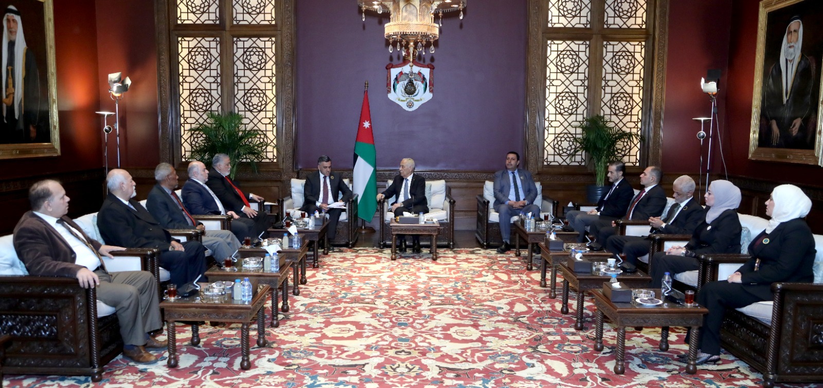 بالصور ..  العيسوي يلتقي فعاليات مجتمعية وشبابية