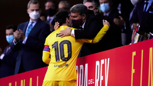 برشلونة يدرس عودة ميسي ..  واللاعب يحبط الجماهير
