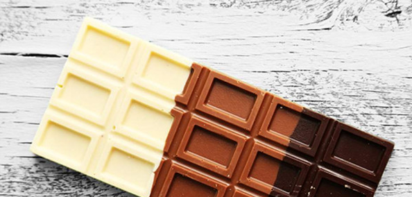 الشوكولاتة الداكنة أم البيضاء ..  أيهما تختار؟