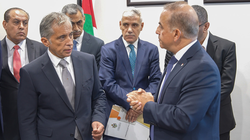 رئيس الوزراء يوجه لدراسة إمكانية زيادة مدة صلاحية جواز السفر