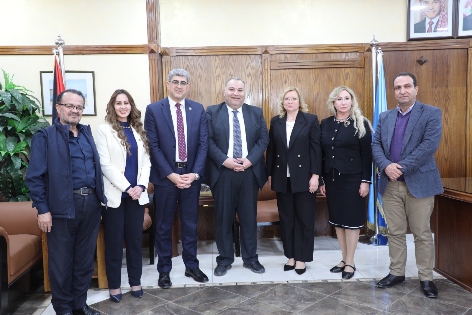 جامعة الزرقاء تستقبل وفدًا من جامعة بيلقرد للتعاون والاقتصاد والقانون في روسيا