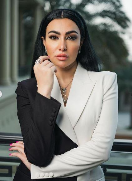 ميرهان حسين تكشف حقيقة ارتباط خطيبها السابق بشيرين عبد الوهاب