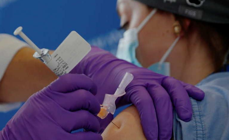 توجه لإعطاء اللقاح للمسجلين على المنصة دون مواعيد  ..  تفاصيل