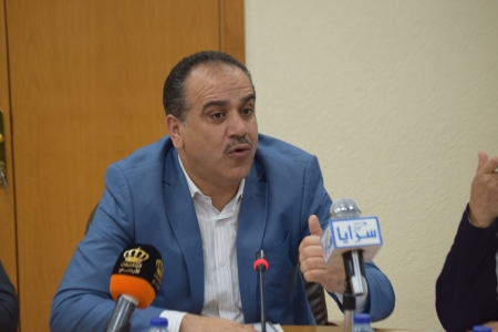 وزير الزراعة يطالب بتدخل دولي لـ"مكافحة الجراد" ويؤكد: نحن أمام كارثة