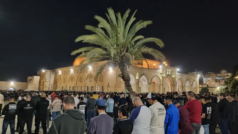 70 ألفا صلوا العشاء والتراويح في المسجد الأقصى