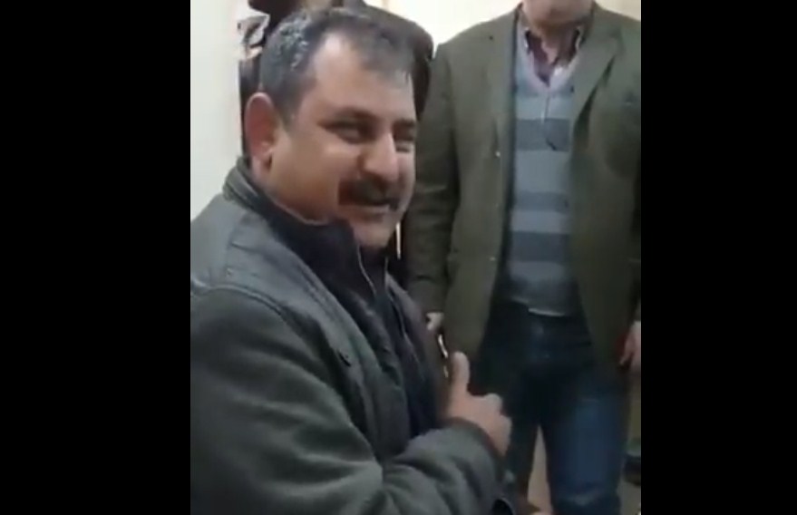 بالفيديو  ..  مواطن عراقي يقلد صوت الراحل صدام حسين بدقة عالية 