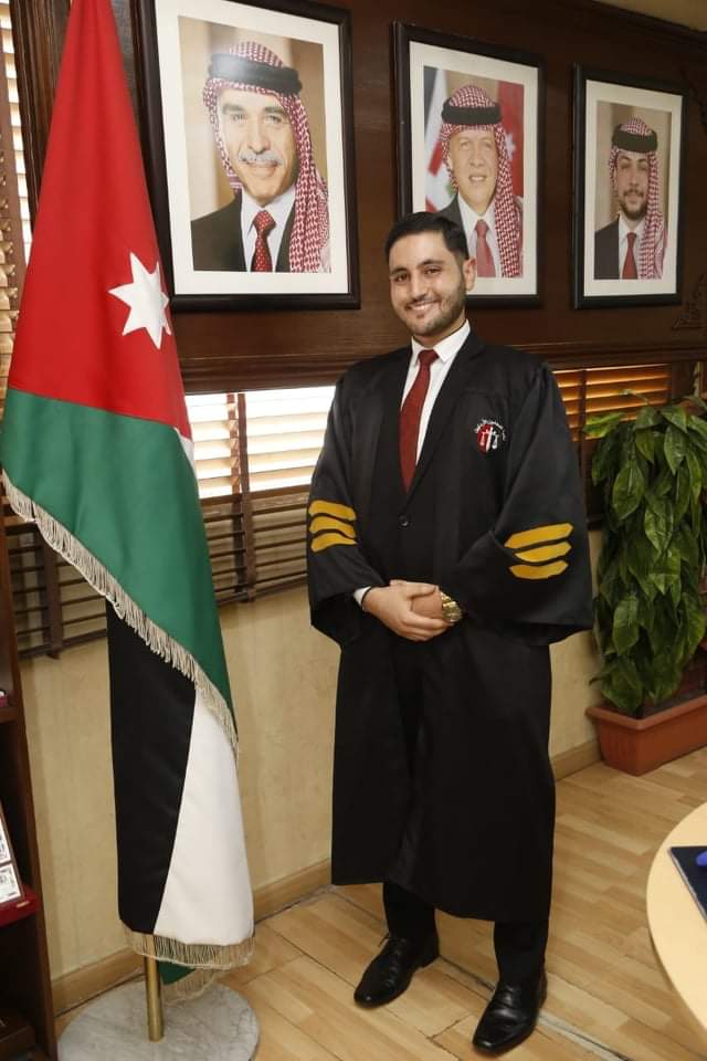 أبناء الحاج ناصر القصراوي يهنئون  أنس حسان ناصر القصراوي بمناسبة اداء القسم القانوني لمزاولة مهنة المحاماة 
