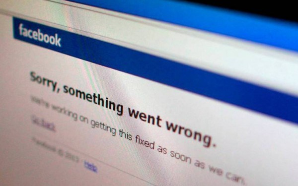 عطل فيسبوك يثير سخرية رواد مواقع التواصل الاجتماعي : "الو مارك زوكربيرج الماسنجر كله بيجيب سيرتك"