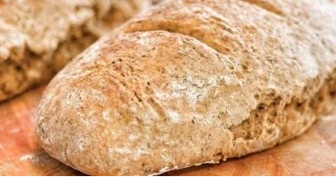 فوائد خبز الحبوب والإضافات التي تعزز قيمته الغذائية