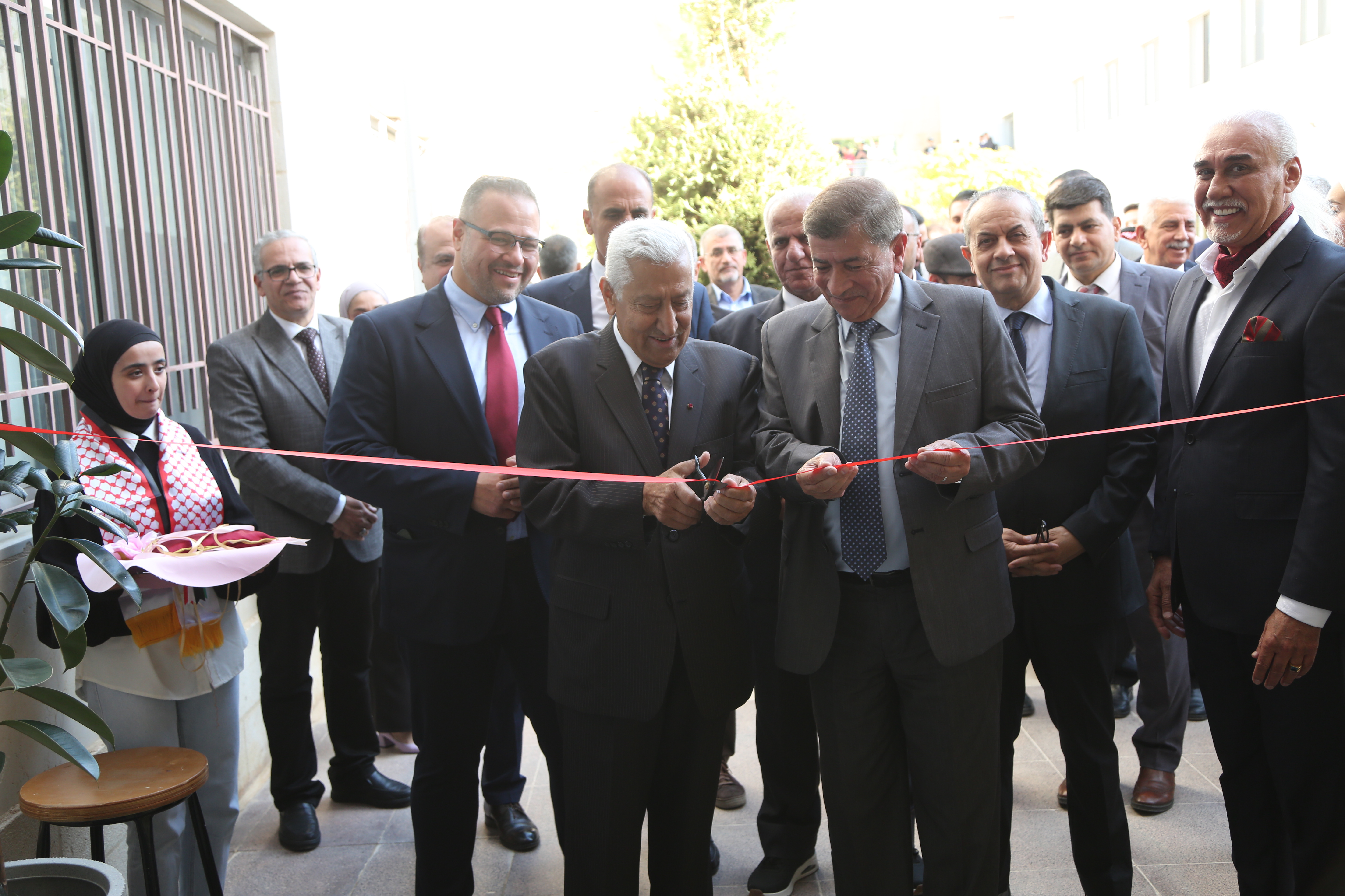 دولة الدكتور النسور يفتتح المعرض الخامس لابتكارات طلبة العمارة والتصميم في جامعة الزيتونة