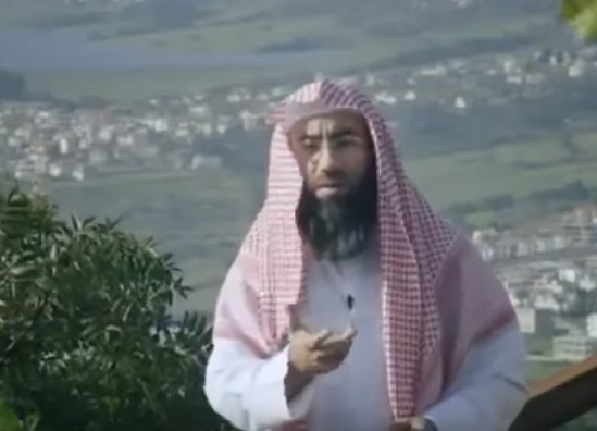 بالفيديو ..  إحذري ولا تكوني ضحية الذئاب (نهاية فتاة ضحك عليها شاب)