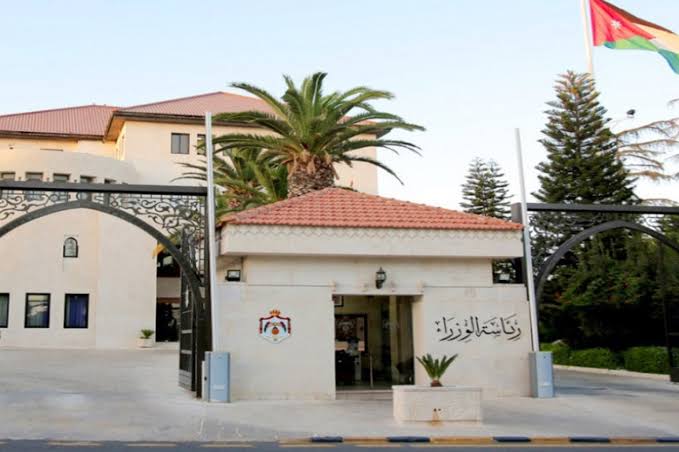 الحكومة: أولوياتنا الاستثمارية خارج العاصمة لتعزيز التنمية في المحافظات