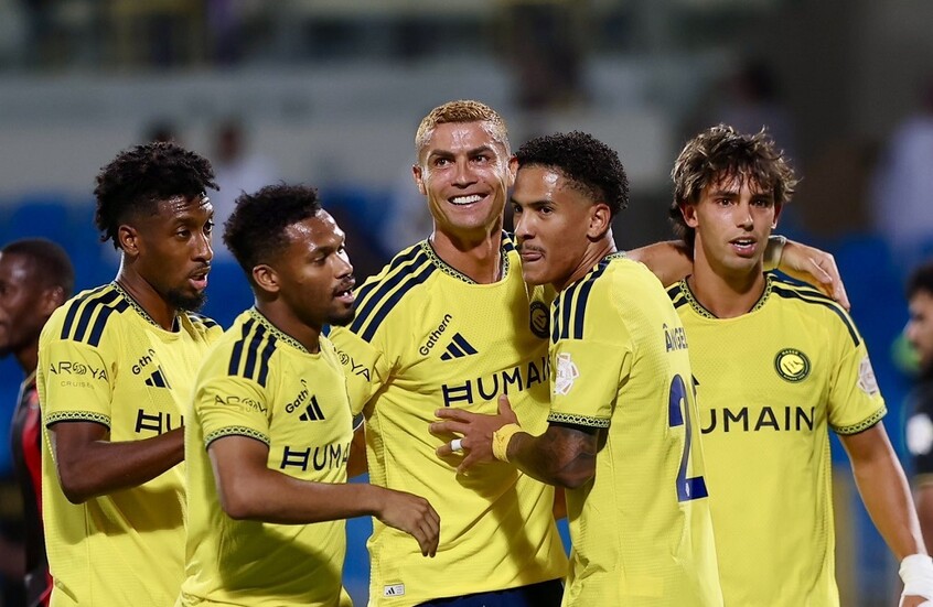 بعد خروجه غاضبا والاختفاء ..  رونالدو يعلق على "ريمونتادا" النصر أمام الاتفاق