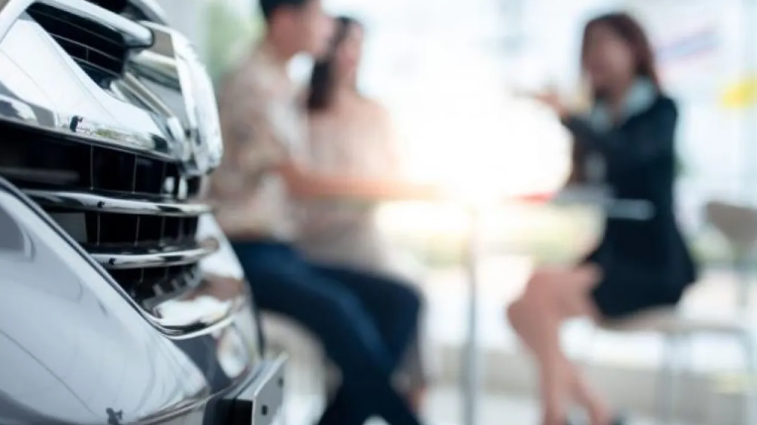 مبيعات السيارات الأمريكية تتجاوز المشاكل التنظيمية ..  قفزة 2% في 2025