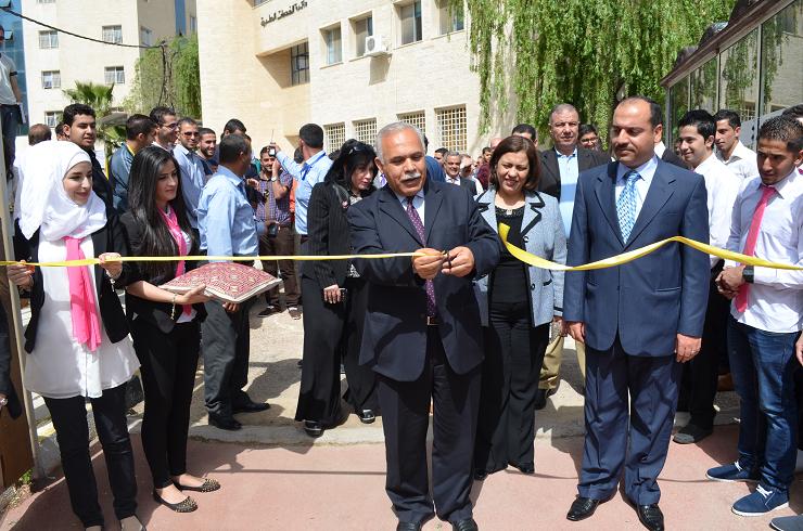 بازار خيري في جامعة عمان الأهلية