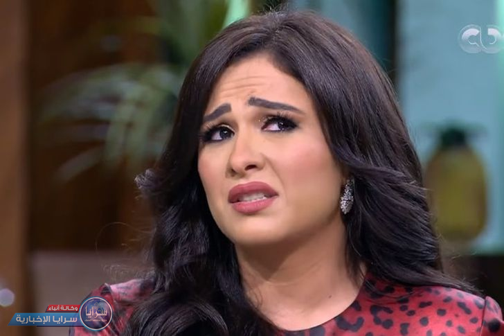 بالفيديو  ..  ياسمين عبد العزيز تبكي في ظهورها الأول بعد أزمتها الصحية