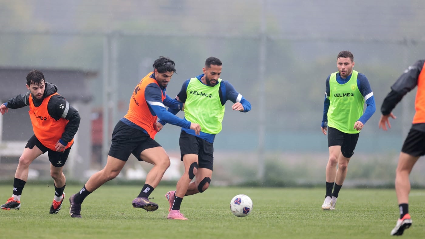 المنتخب الوطني لكرة القدم يلتقي نظيره البوليفي غدا