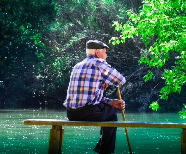 12 شيئًا يبدأ الناس بالتخلي عنها كلما تقدموا في السن