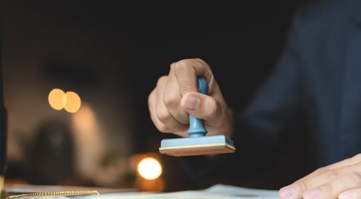 الصحة تعمم بفقدان أختام أطباء في مستشفياتها وعدم التعامل معها  ..  وثائق 