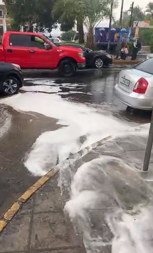 شاهد بالفيديو ..  أمطار الخير تهطل على مدينة العقبة اليوم