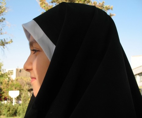 تفسير حلم رؤية لبس الحجاب أو ارتداء الخمار في المنام لابن سيرين