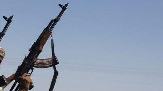 يمني يفرغ 13 رصاصة من رشاشه في جسد زوجته