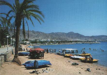 غرق " بدالة "في العقبة على متنها 4 مواطنين ونجاتهم  بإعجوبة