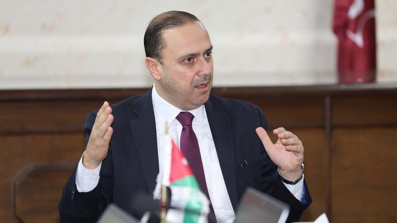 المومني: الحكومة تستعين بمؤثرين وناشطي مواقع التواصل لمواجهة الشائعات