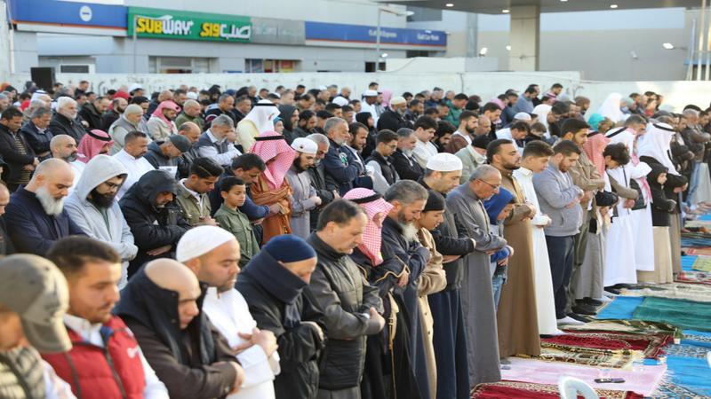 460 مسجدا بالزرقاء تستقطب المواطنين لأداء صلاة العيد مع أمطار الخير 