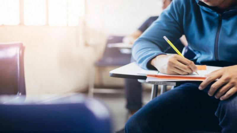 التربية تعلن موعد امتحان الثانوية العامة لطلبة الصف الحادي عشر