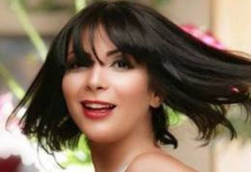 صورة مفبركة لمنى زكي تثير استياء معجبيها