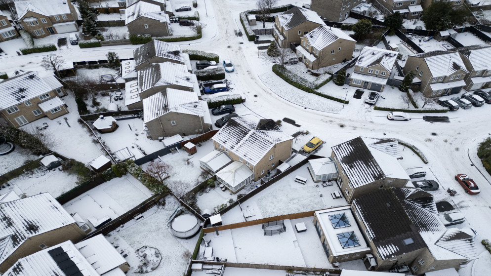 6 قتلى في أوروبا واضطرابات في حركة النقل بسبب سوء الأحوال الجوية