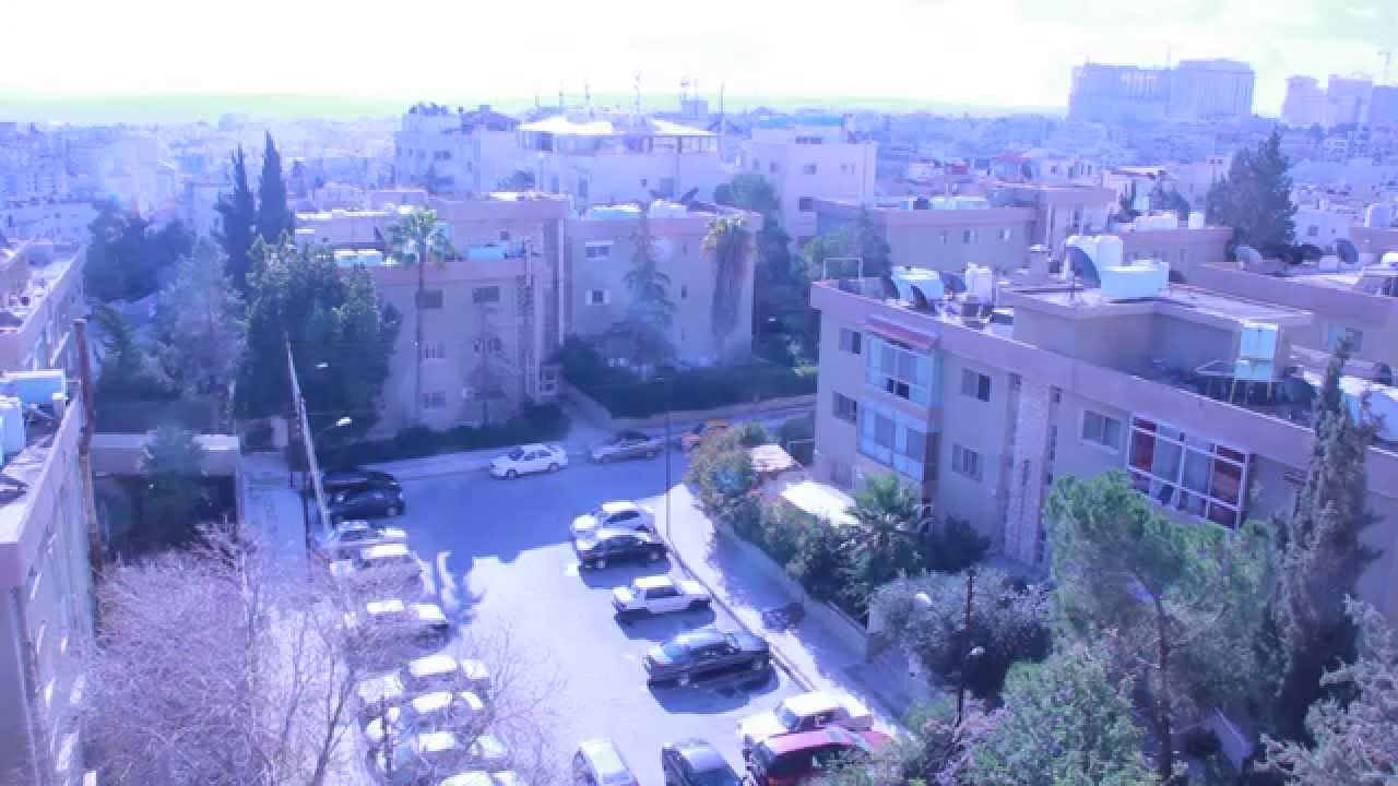 اهالي ضاحية الحسين باربد يطالبون بخط عمومي لمجمع عمان الجديد